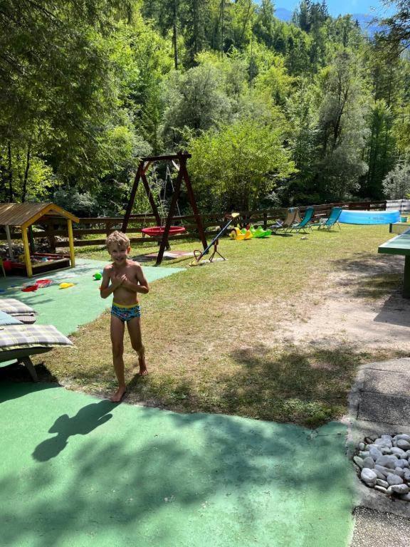 Apartmaji In Sobe Cuder Soča Exteriör bild