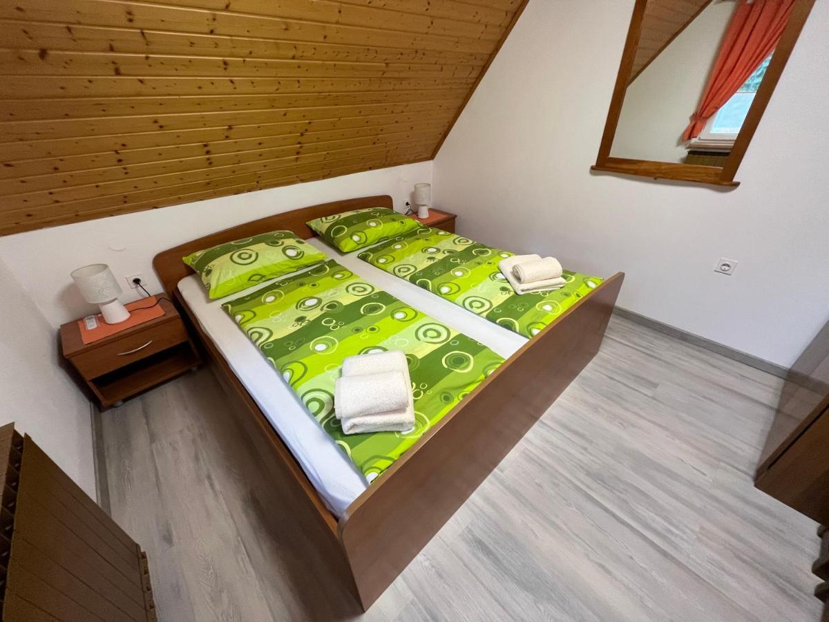 Apartmaji In Sobe Cuder Soča Exteriör bild
