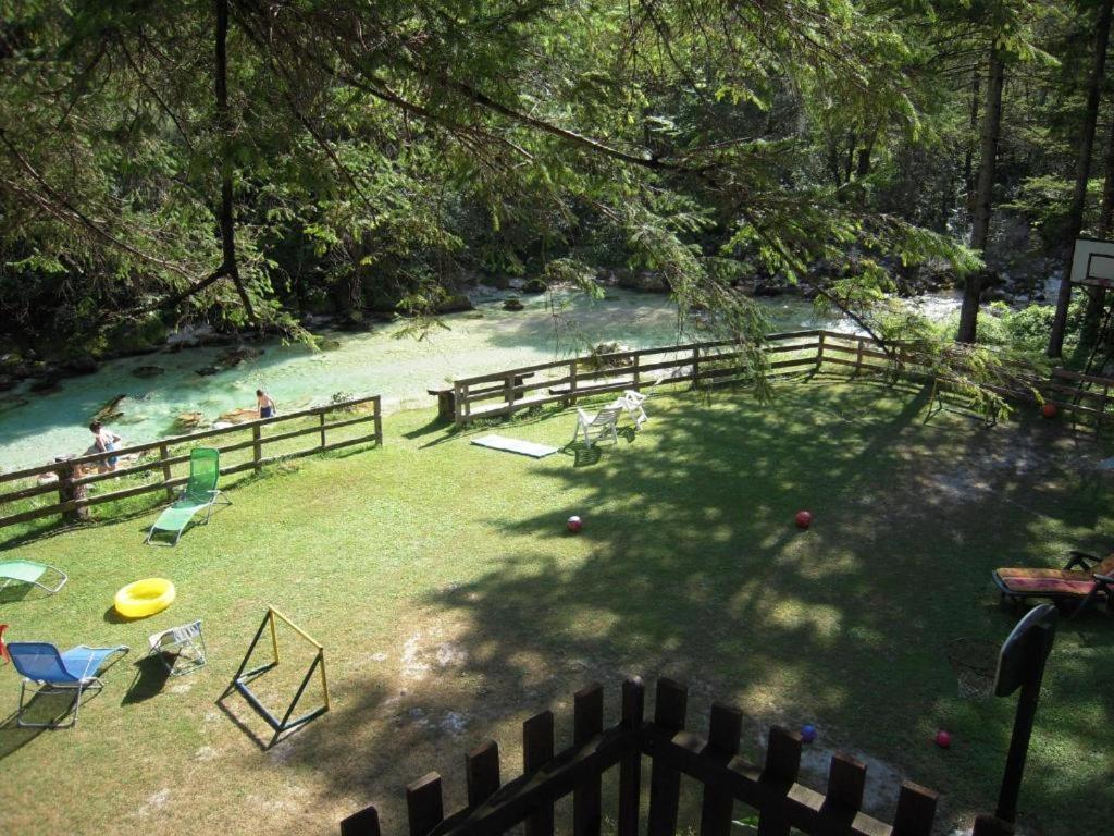 Apartmaji In Sobe Cuder Soča Exteriör bild