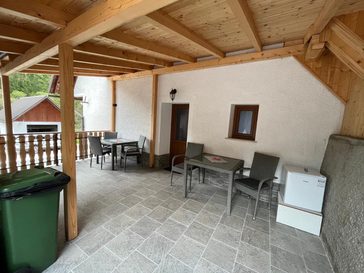 Apartmaji In Sobe Cuder Soča Exteriör bild