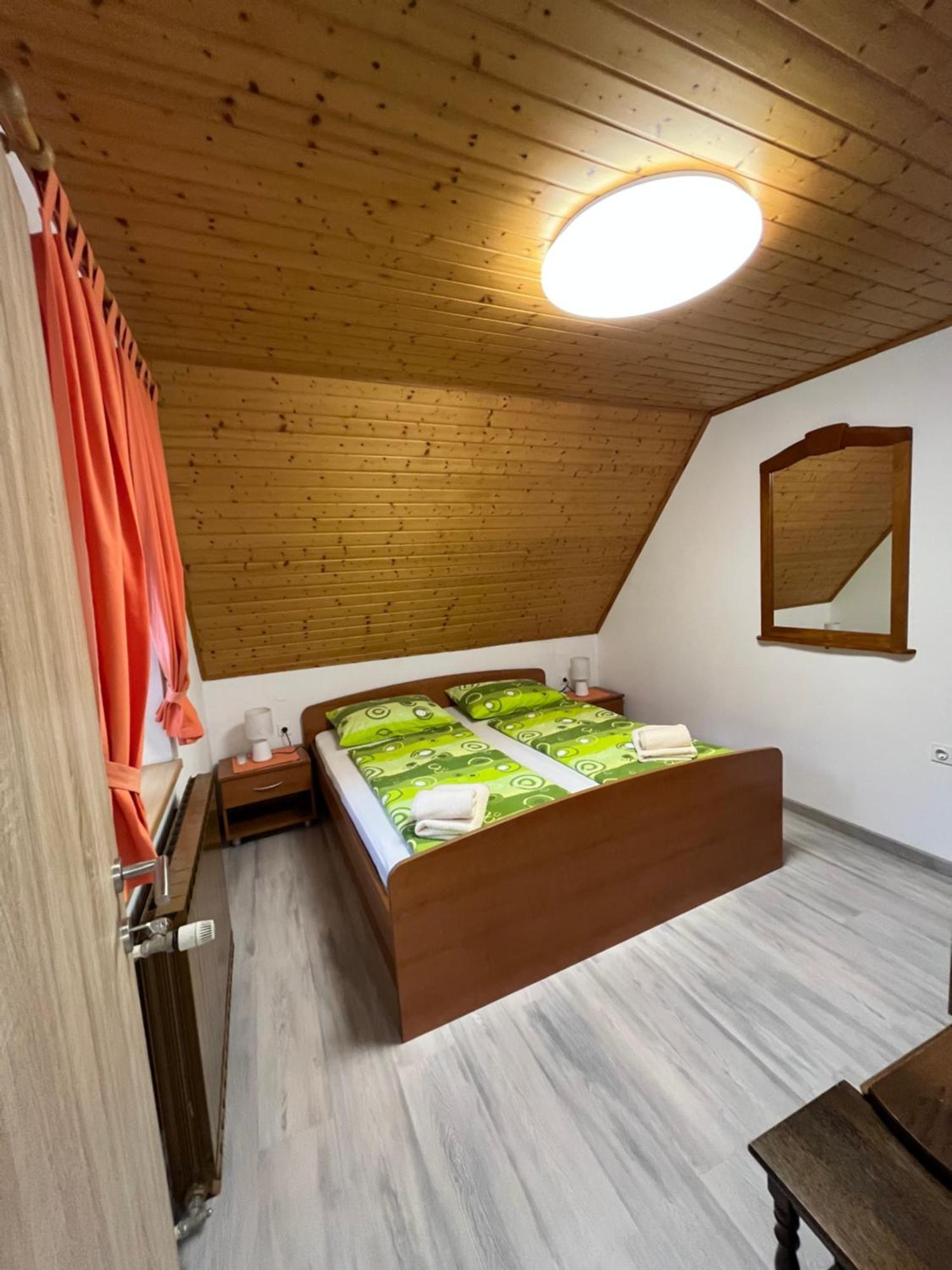 Apartmaji In Sobe Cuder Soča Rum bild